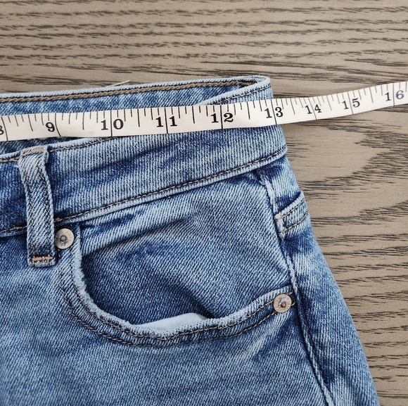 American Eagle High Rise Mom Skinny Jeans Womens Size 2 Medium Demin Wash - Picture 7 of 11